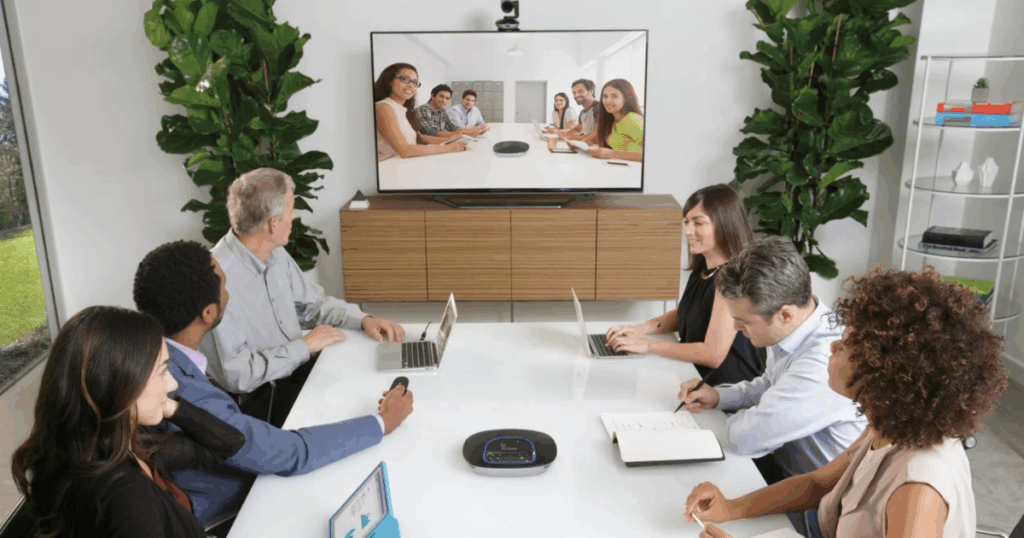 Tính năng nổi bật của Logitech Group