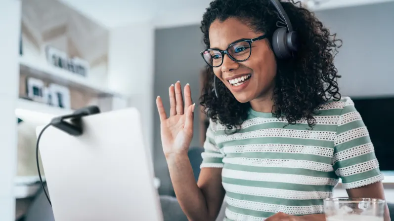 Gắn webcam logitech c270 vào máy tính của bạn