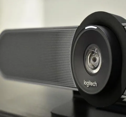 gioi-thieu-thiet-bi-hop-logitech-meet-upThiết bị hội nghị logitech MeetUp