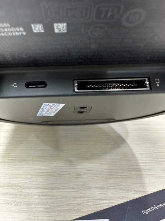 Các cổng kết nối của Rally camera