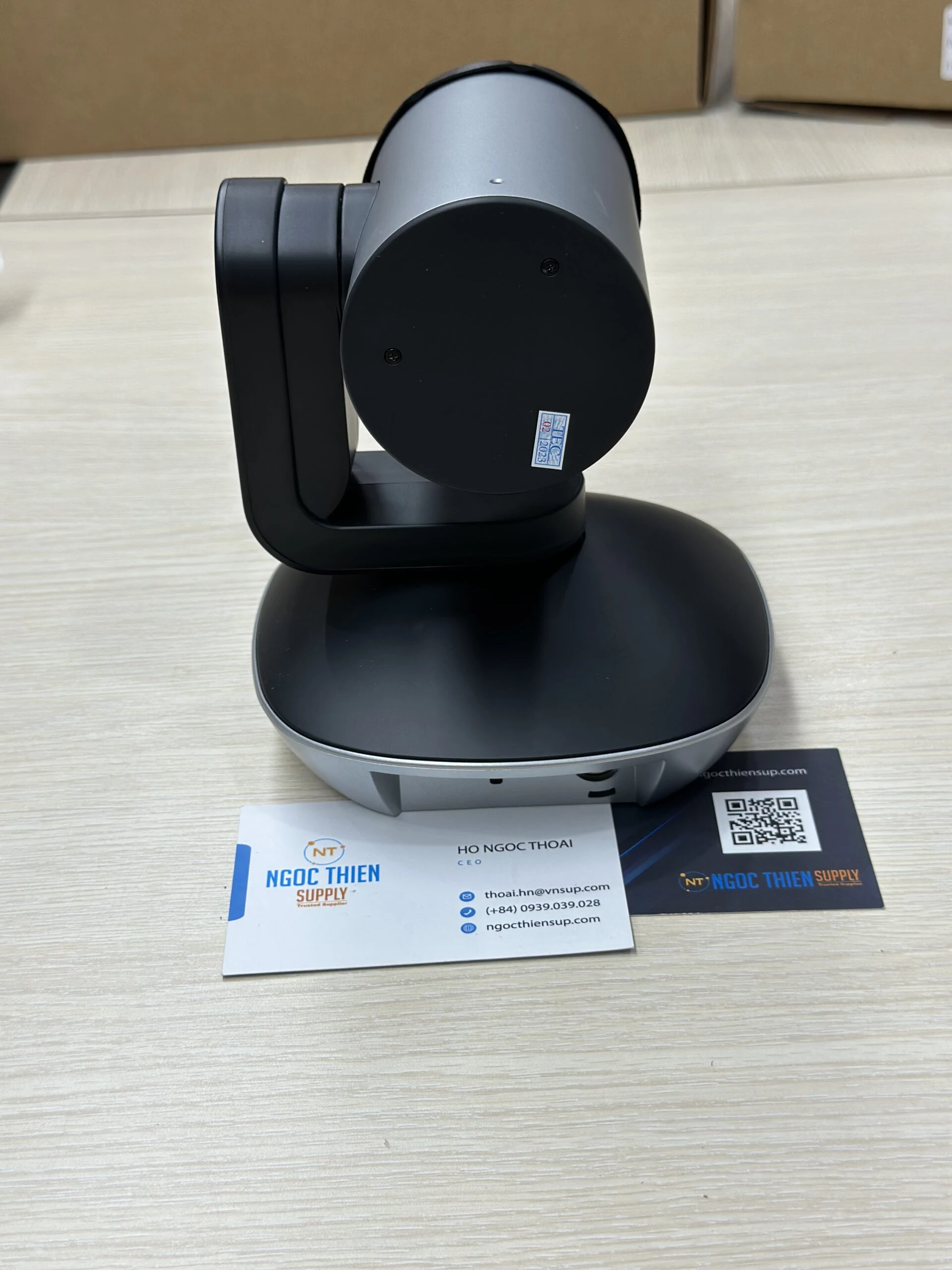 Mặt sau camera bộ logitech group