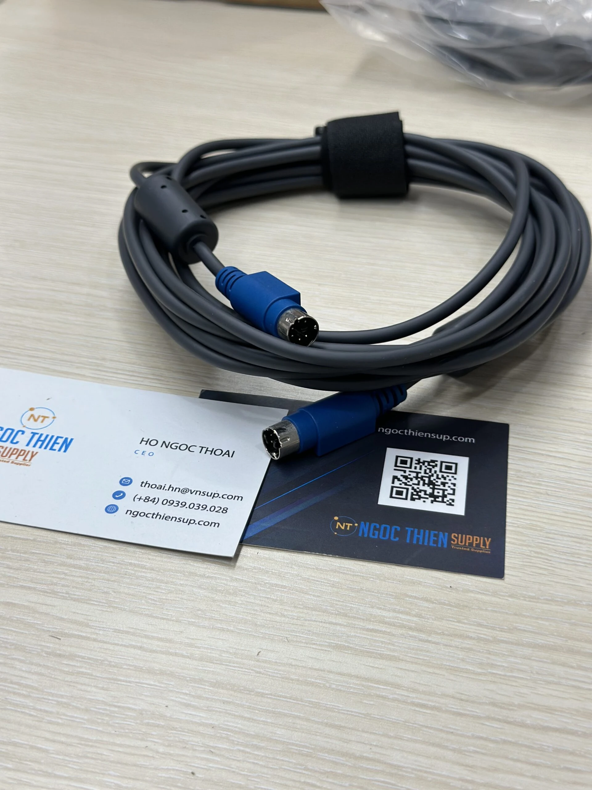 Cáp kết nối của thiết bị hội nghị logitech group