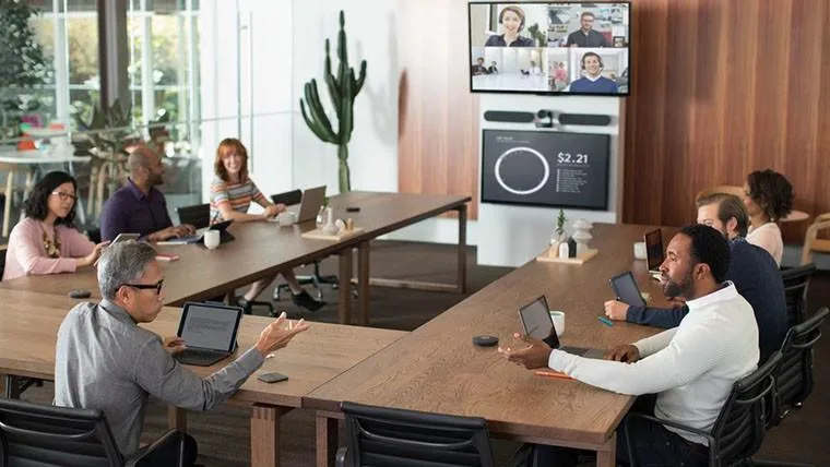 Camera hội nghị trực tuyến Logitech Rally Camera hội nghị trực tuyến Logitech Rally