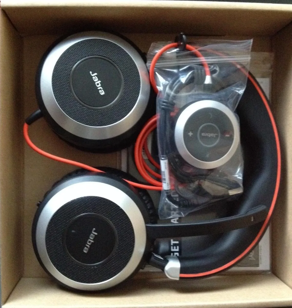 tinh nang tai nghe callcenter 80ms EVOLVE 80MS