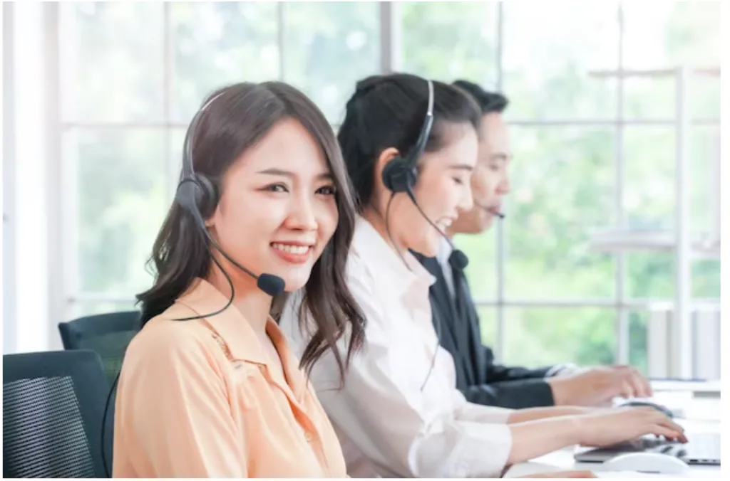 Sử dụng tai nghe điện thoại viên làm việc