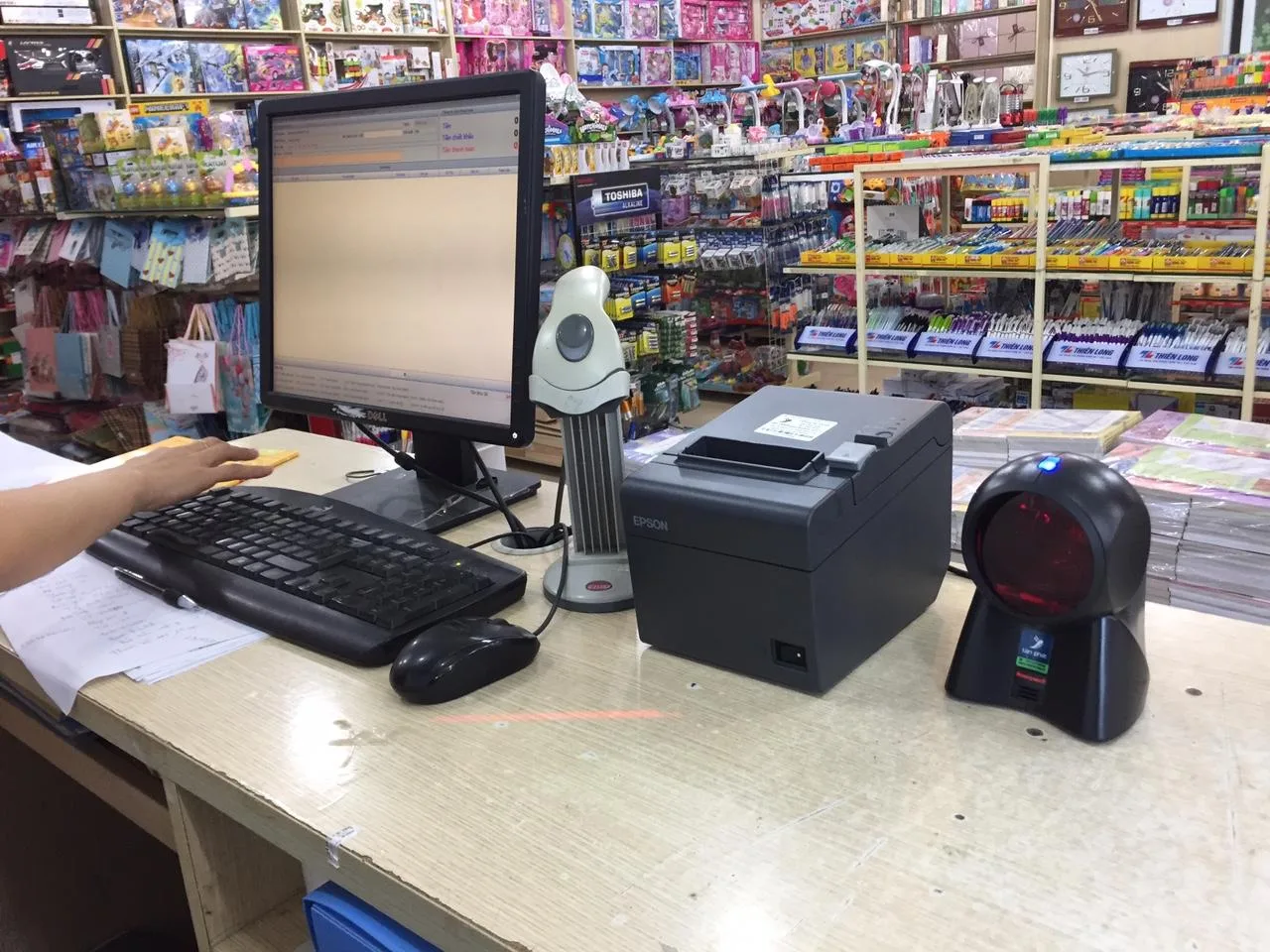 huong-dan-cach-dung-may-quet-ma-vach-cho-nguoi-moi-su-dung