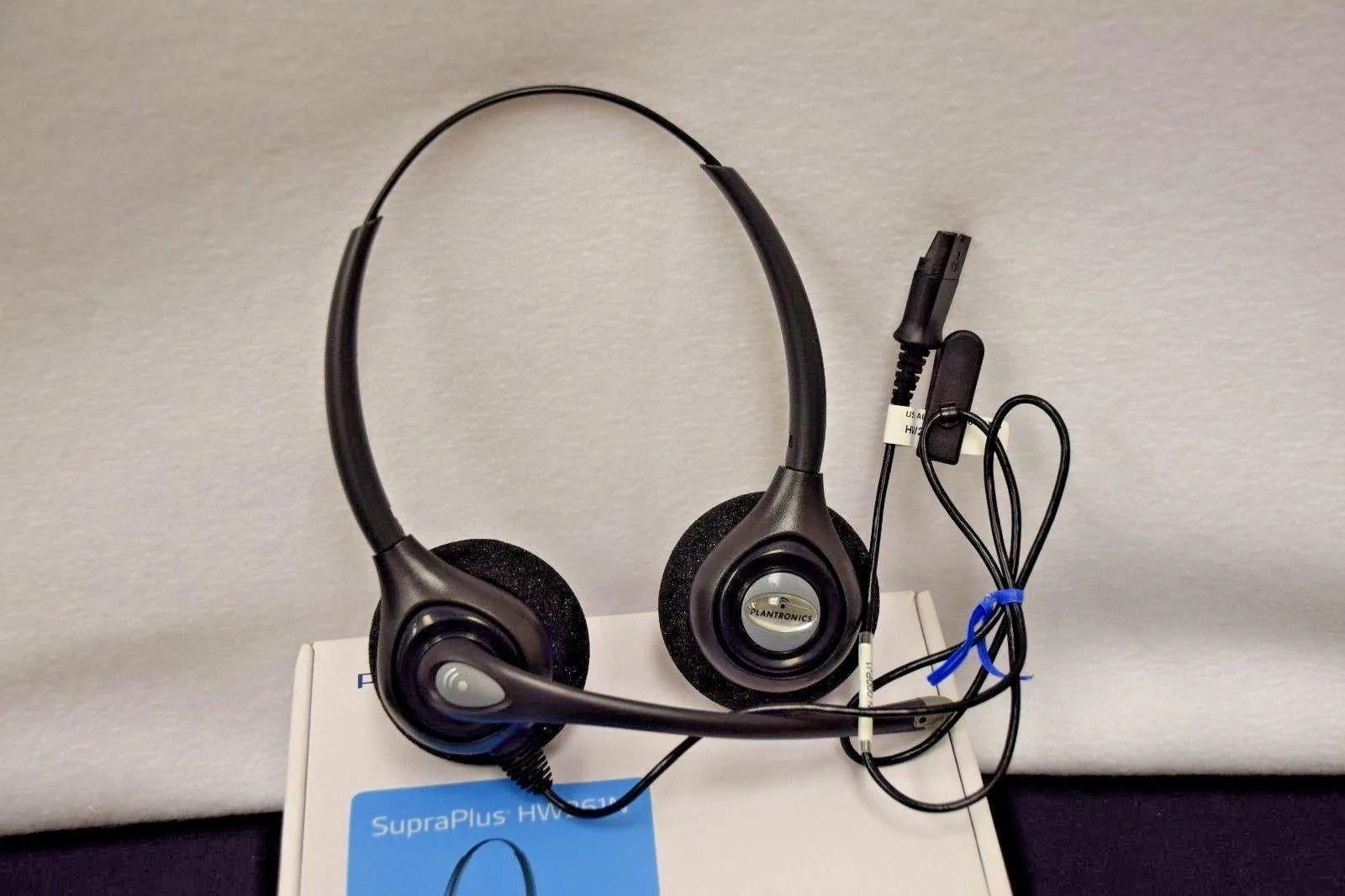 gia tai nghe tong dai plantronics hw261