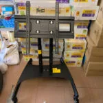 Ke-tivi-di-dong-004 Kệ tivi di động hội nghị 32″-65″ inch