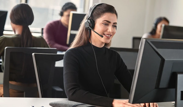 Jabra Evolve2 30 USB A UC Stereo là tai nghe có thiết kế chụp tai hai bên, trang bị cổng kết nối USB type A, tương thích với tất cả các hệ thống truyền thông hợp nhất UC.