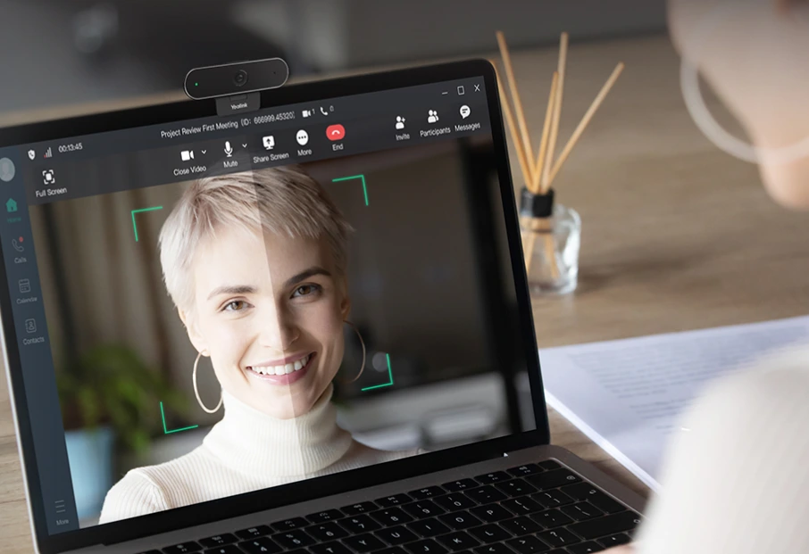 Sử dụng webcam Yealink UVC20 làm việc online.png
