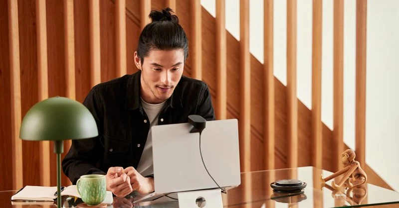 Sử dụng loa hội nghị Jabra Speak để làm việc từ xa