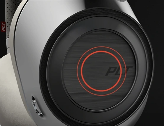 Voyager 8200 UC - 005