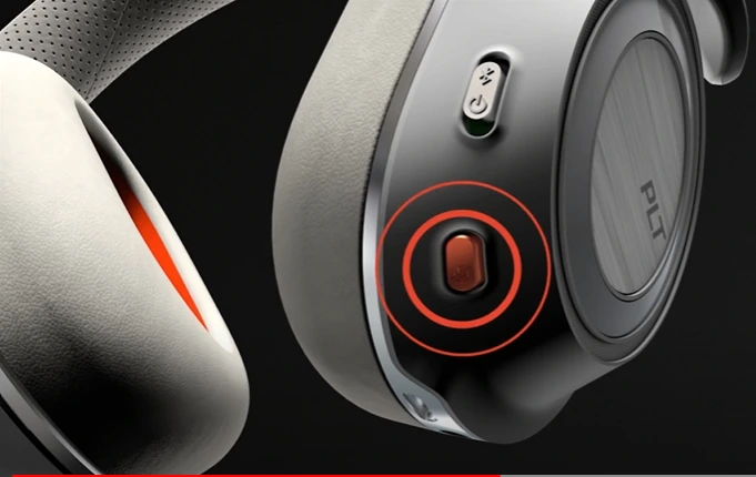 Voyager 8200 UC - 004