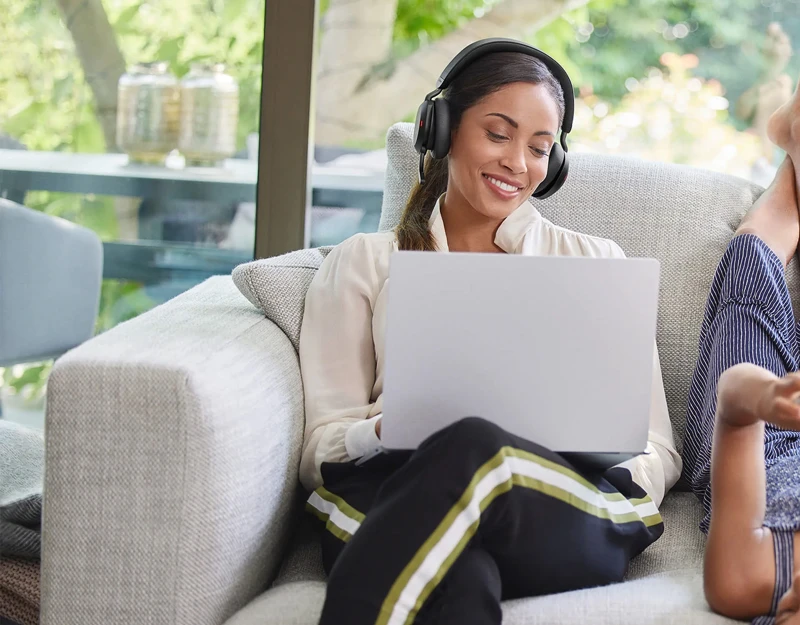 Sự khác biệt chính giữa tai nghe có dây và không dây là gì?