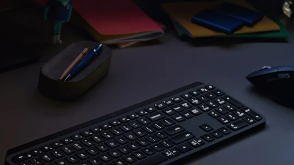 Tự động điều chỉnh đèn nền