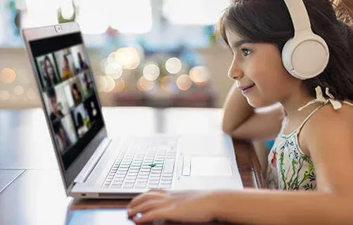 học sinh chỉ cần nhấp chuột có thể tham gia classflow