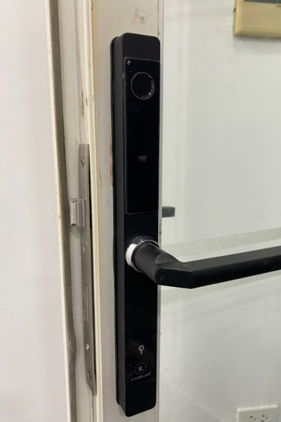 khóa cửa nhôm kassler kl-599cb là gì