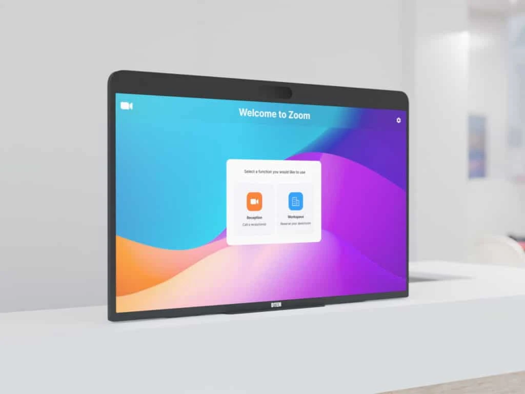 tuy-chinh-trai-nghiem-le-tan