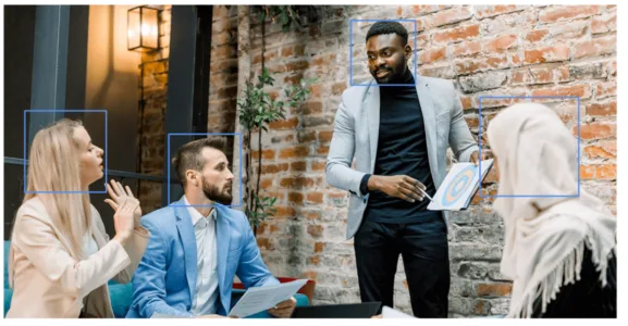 VB130 tự động lấy khung trong khoảng cách 5m