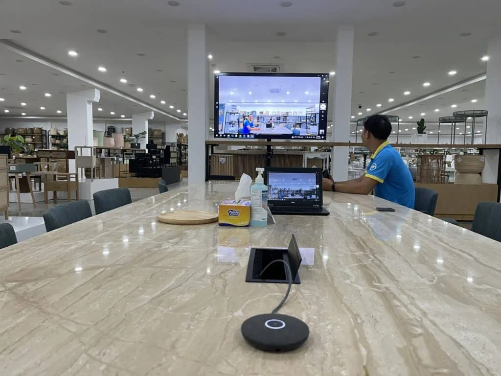 phong hop thu 3 tai Cong ty Co phan do dung Gia đinh Viet Nam 1