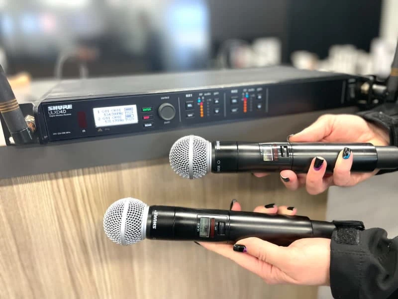 bộ thu 2 kênh shure ulxd4d là gì