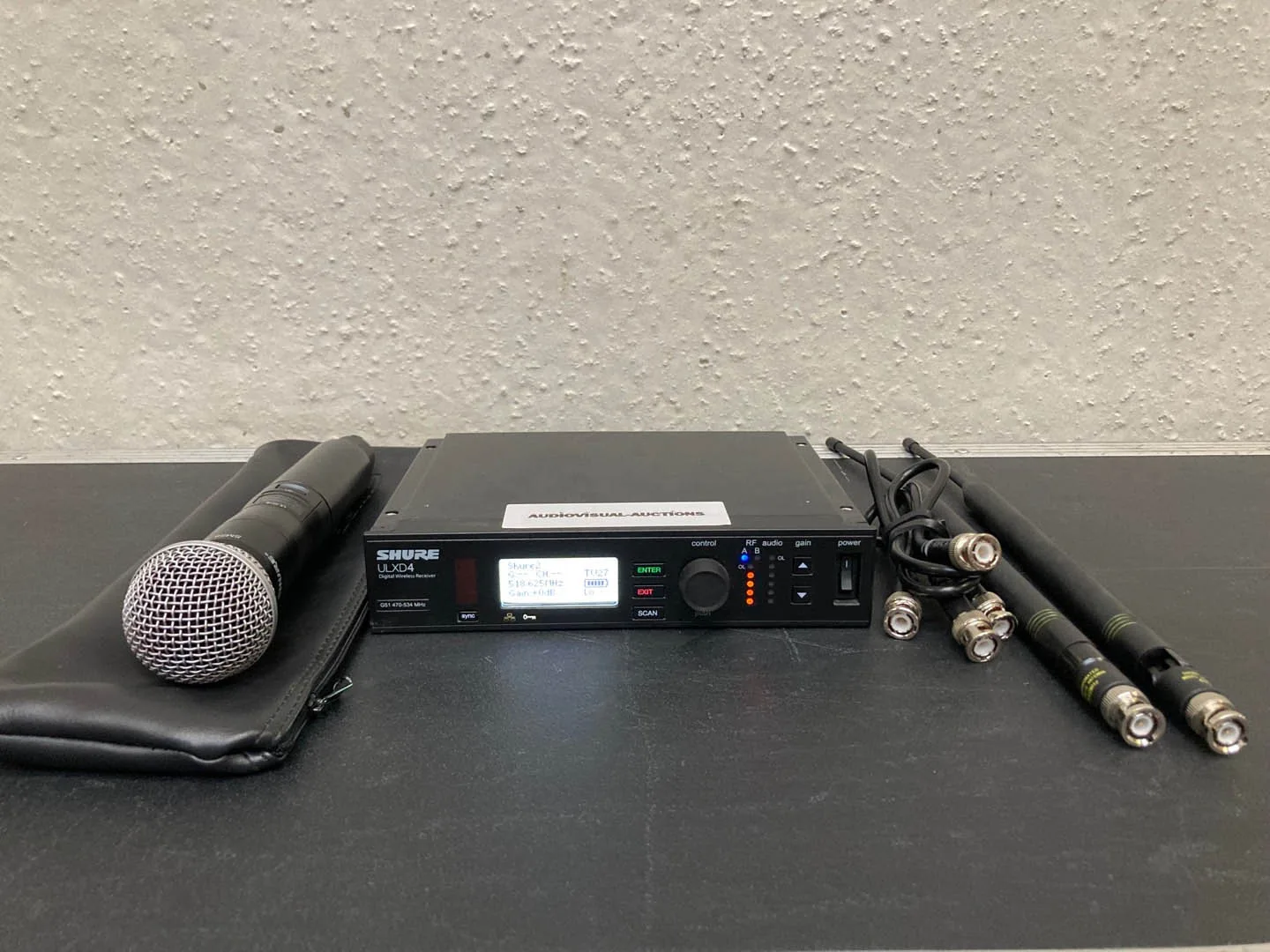 đầu thu không dây shure ulxd4 là gì