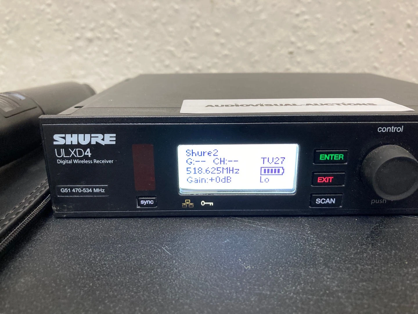 tính năng đầu thu không dây shure ulxd4