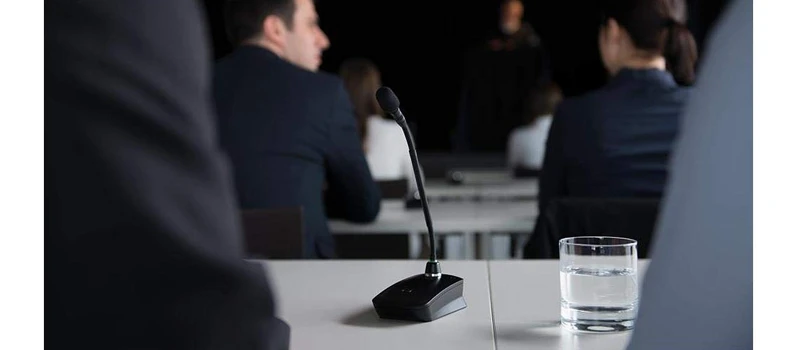 tính năng máy phát chân micro cổ ngỗng shure ulxd8