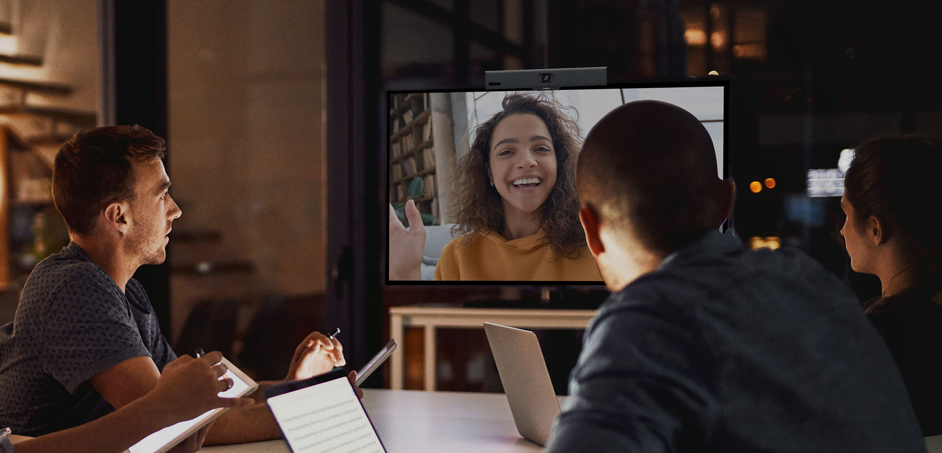 Ứng dụng MeetingBar A10 Microsoft Teams Rooms on Android cho phòng họp nhỏ