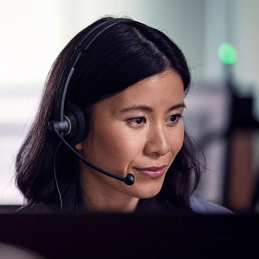 epos-impact-100-series---woman-wearing-headset