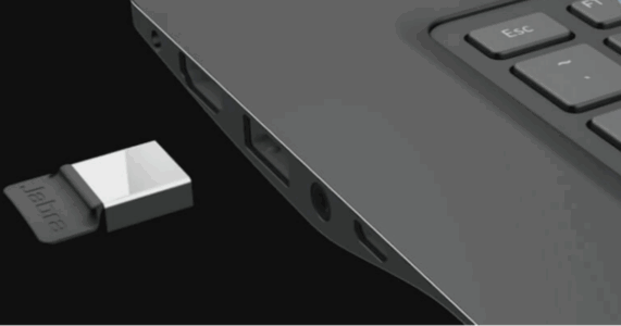 Dễ dàng kết nối với cáp USB