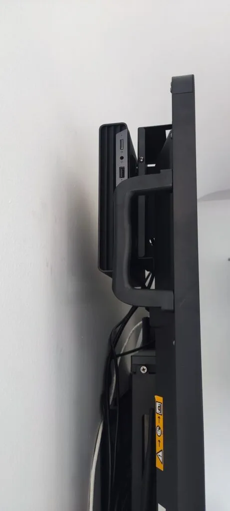 Màn hình tương tác Promethean 65 inch và các thiết bị khác đi cùng