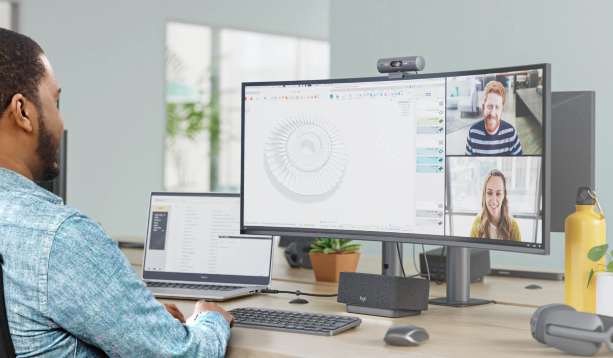 Sử dụng Logitech Brio 505 để họp nhóm