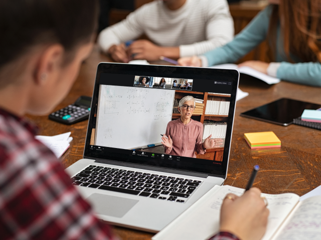Ứng dụng Zoom Meetings Education