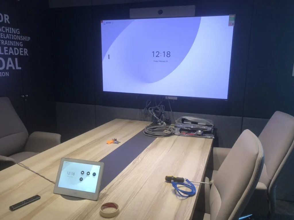 Bộ thiết bị hội nghị Cisco Room Kit (CS-KIT-K9)