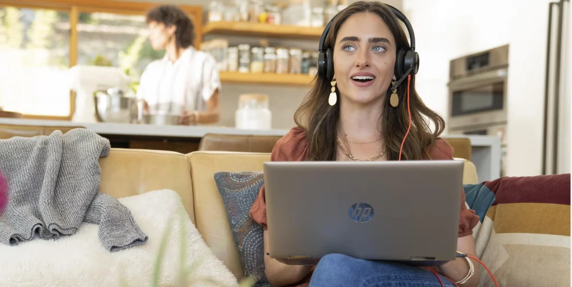 Làm Việc Hiệu Quả Với Tai Nghe Blackwire 8225