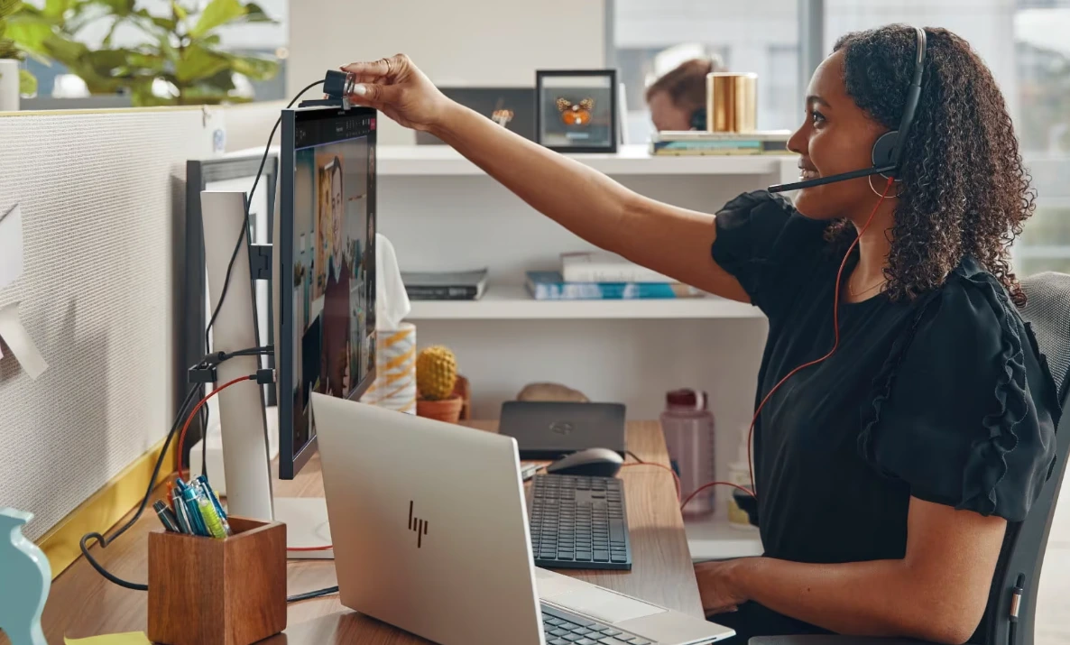 Làm Việc Với Tai Nghe 8x228a6