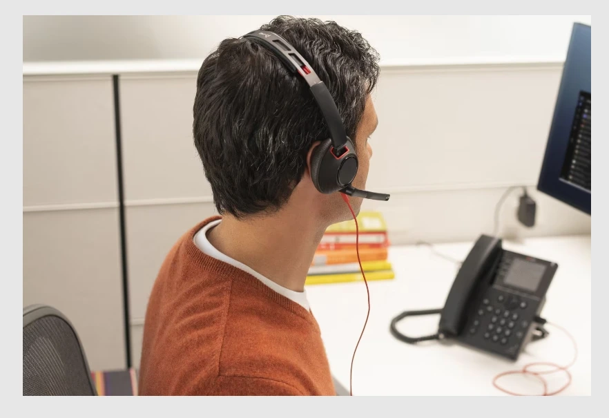 Poly Bw 5220 Usb-c Hs +3.5mmp +usb-c To A được Thiết Kế để đeo Thoải Mái Trong Thời Gian Dài