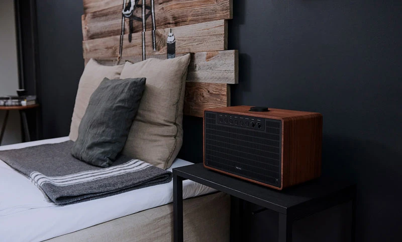 Đặc điểm nổi bật của Revo SuperTone - Walnut Black