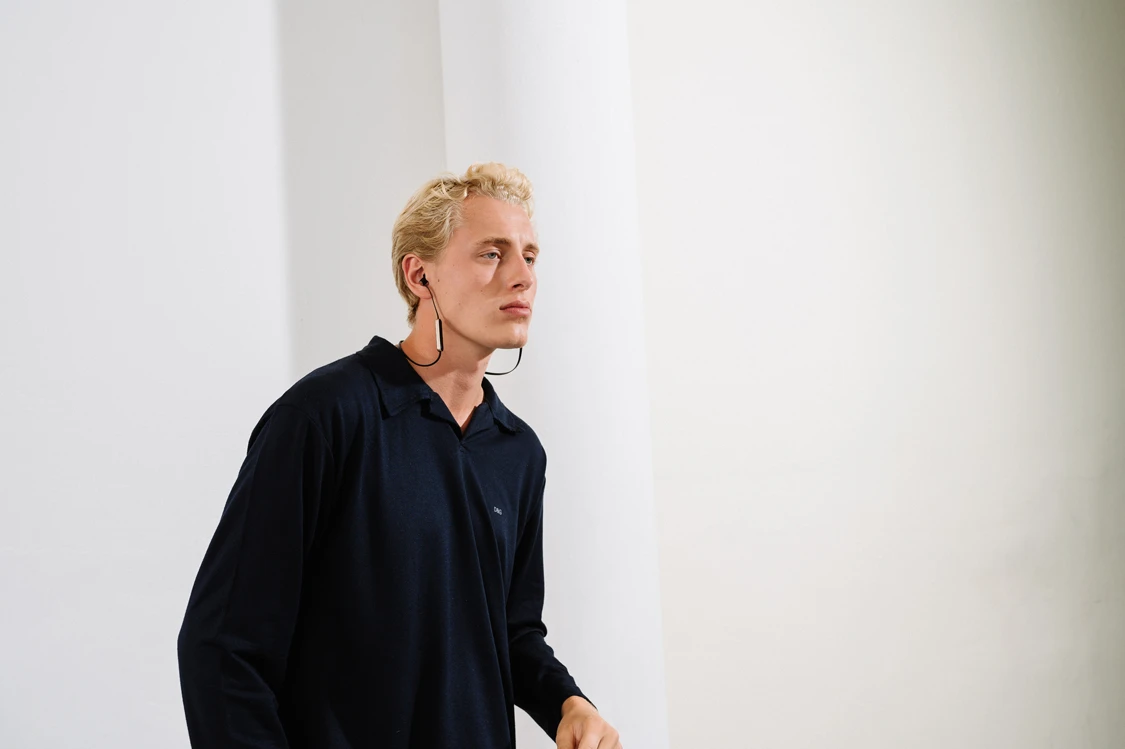 Tai Nghe Bluetooth Jays A Five Màu Black And Gold Sang Trọng