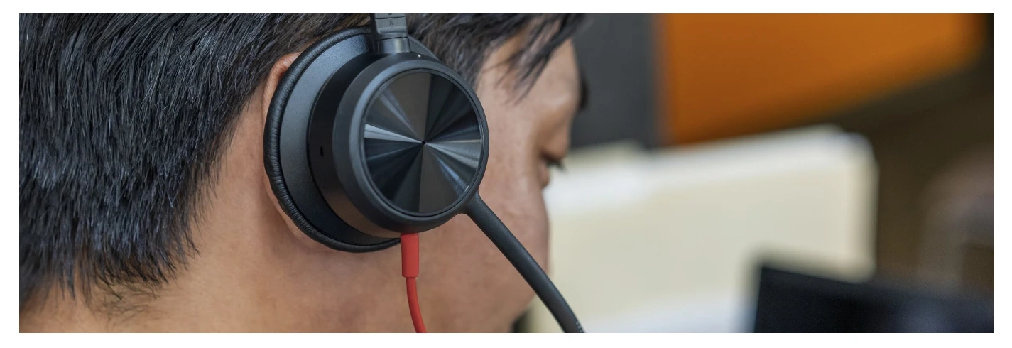 Thiết Kế Sang Trọng Của Tai Nghe Poly Blackwire 8225