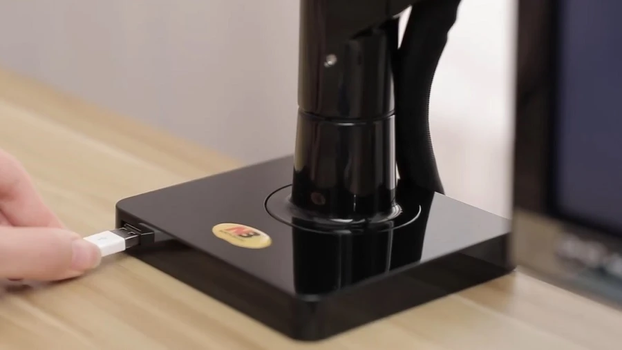 Cổng USB của giá treo NB G45