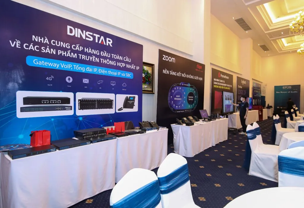 Tầm 20 gian hàng trưng bày trong sự kiện AV CONNECT 2014