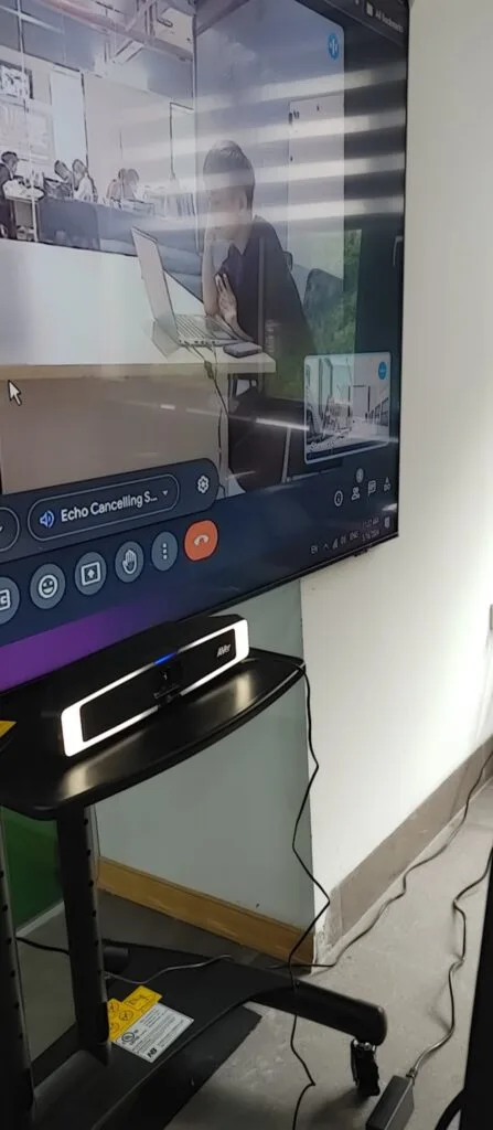 Lặp đặt camera hội nghị video AVer VB130 - 4K Video Bar thực tế