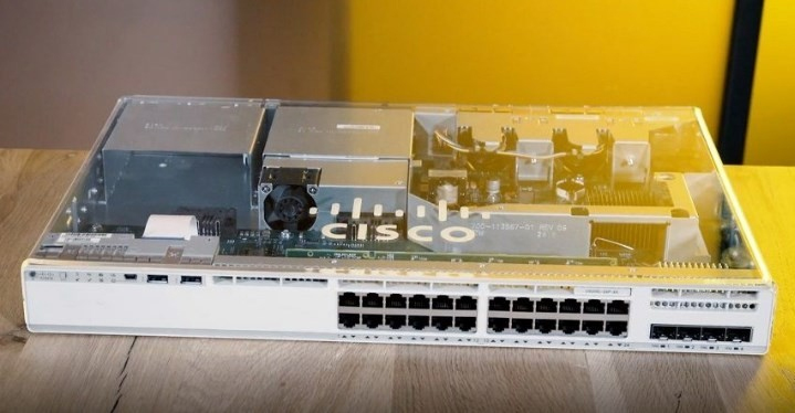 Switch Cisco C9200L-24T-4G-E là gì