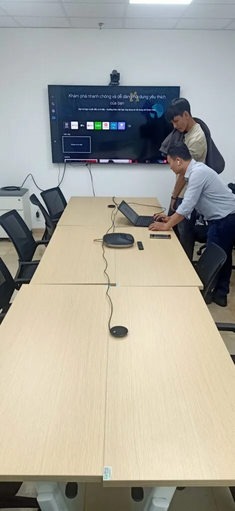 Kiểm tra hoạt động sau khi lắp đặt hệ thống hội nghị truyền hình tại công ty cổ phần thời trang và mỹ phẩm Duy Anh