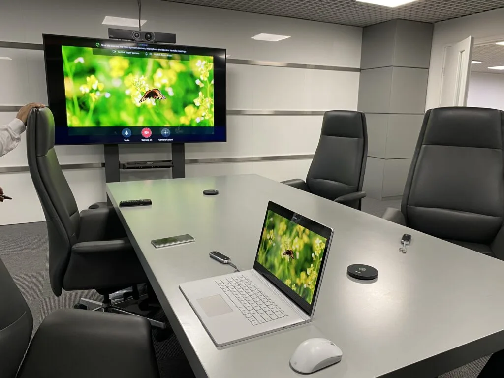 LẮP ĐẶT BỘ THIẾT BỊ HỘI NGHỊ TẠI CÔNG TY CỔ PHẦN LEXUS THĂNG LONG