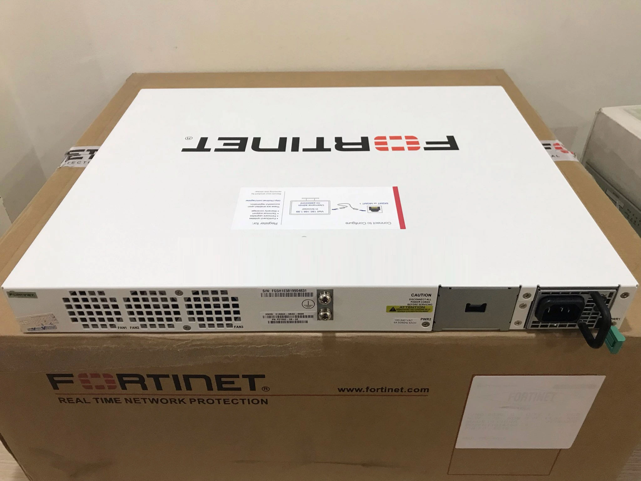 Mặt sau thiết bị tường lửa Fortinet FortiGate 501E (FG-501E)