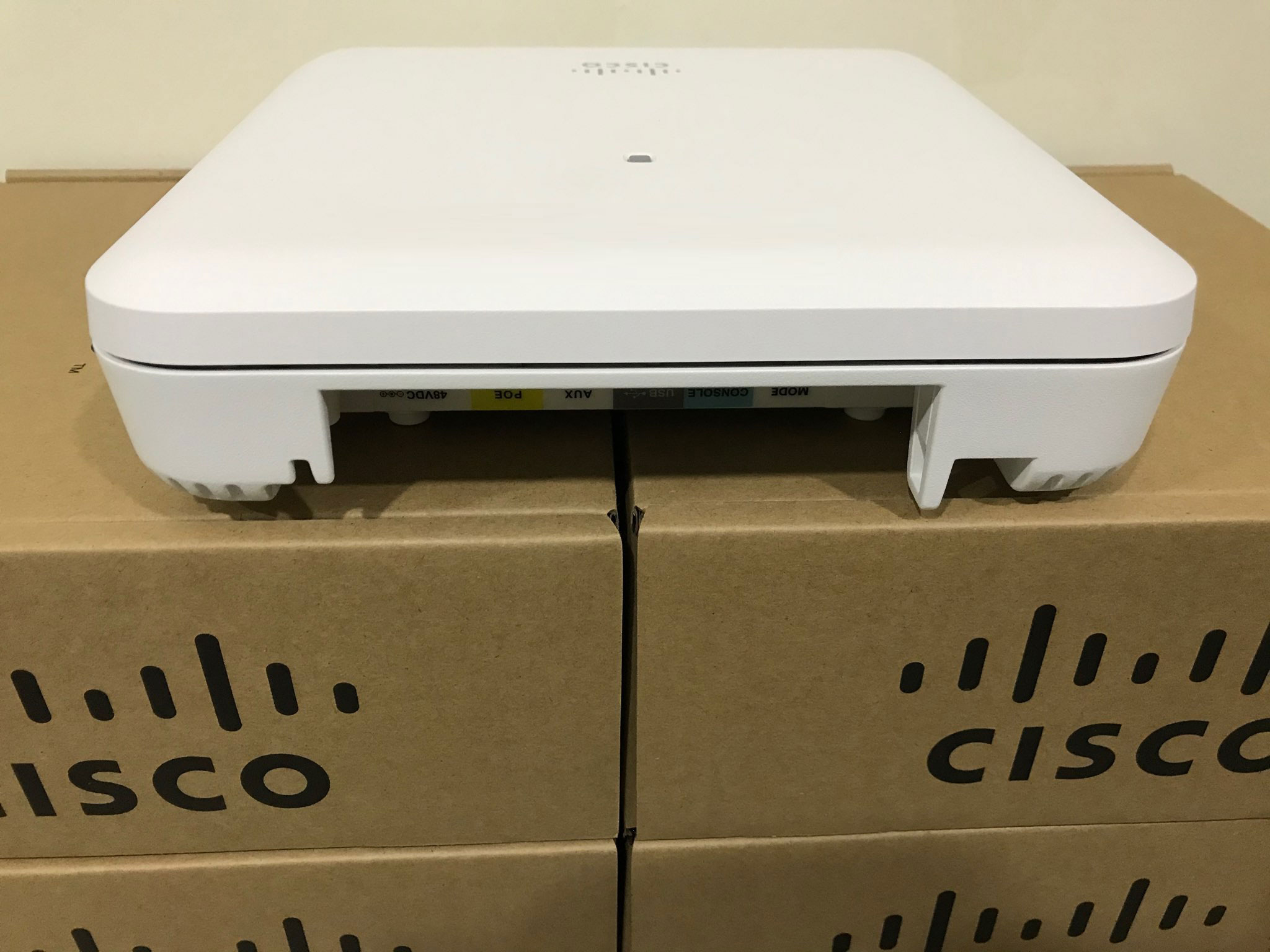 Các mặt Cisco AIR-AP1852I-S-K9C