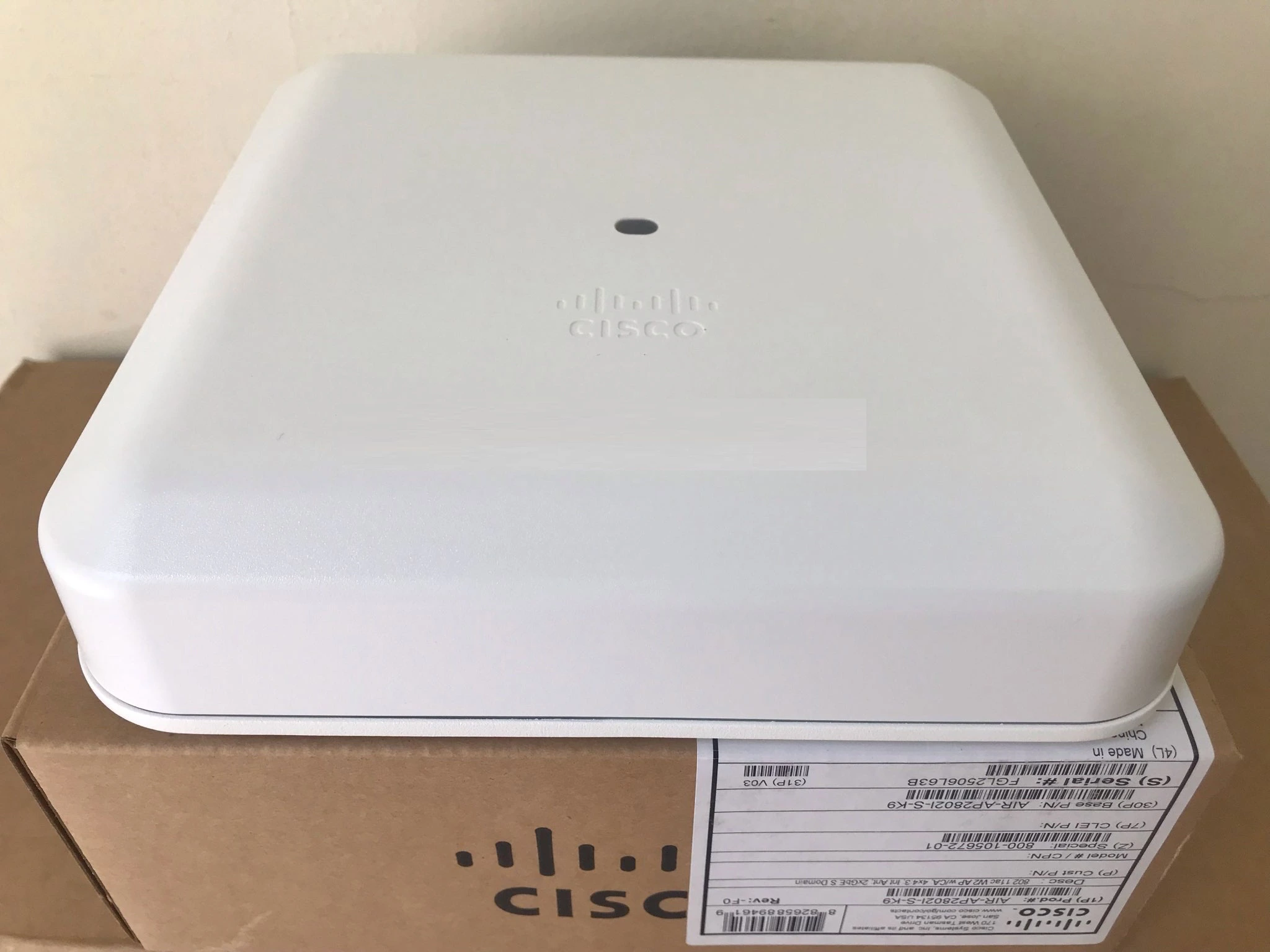 Các mặt của bộ phát Wifi Cisco AIR-AP2802I-S-K9C